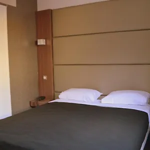*** Hotel Schtak Francia