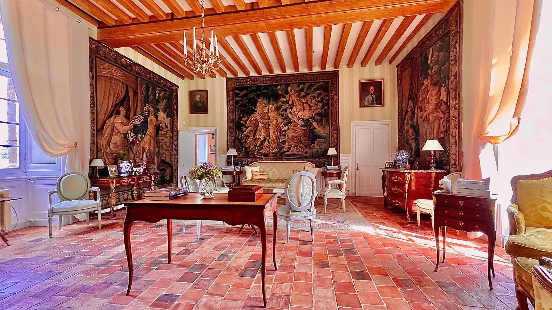 Chateau De Cadouzan Saint-Dolay 0*,  Franciaország